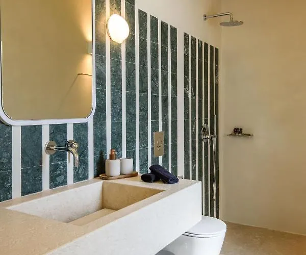 Camarades Mykonos Ξενοδοχείο *