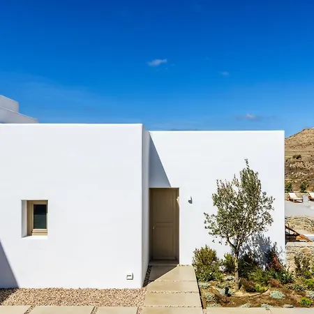 Camarades Mykonos מלון