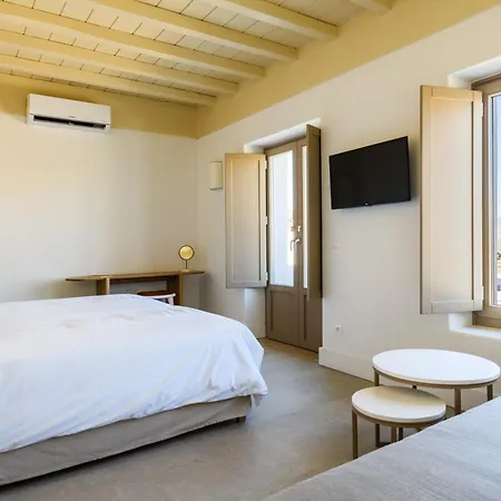 Camarades Mykonos אנו מרה