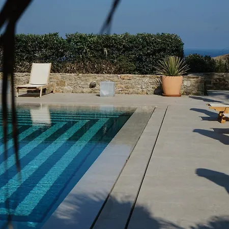 Camarades Mykonos Hotel *